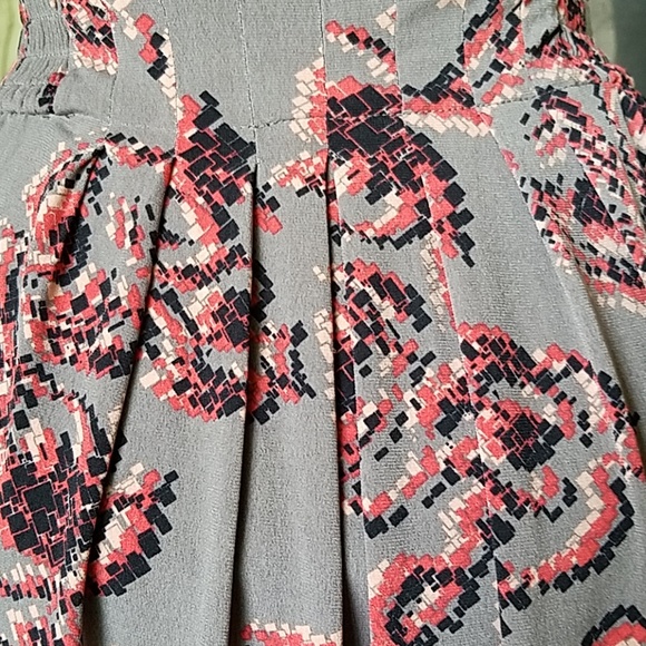 Flower pleated dress - Picture 5 of 7